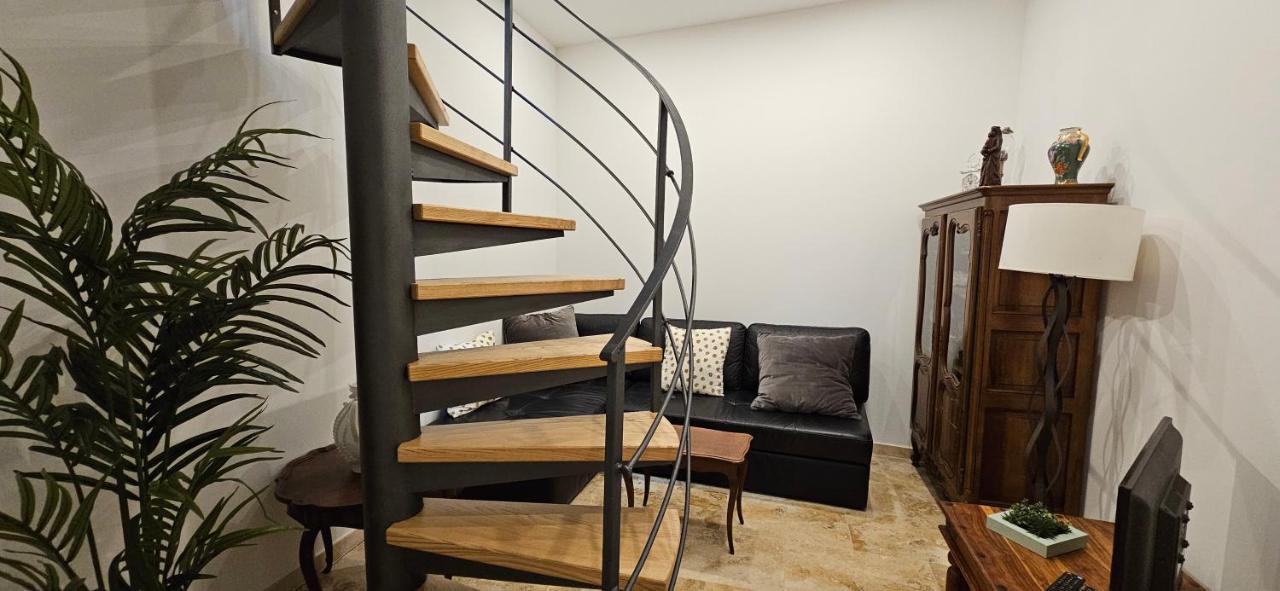 Bel & Ancien Appartement T3 Renove Dans Sartene Zewnętrze zdjęcie